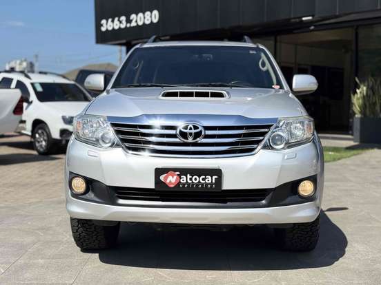TOYOTA-HILUX SW4-3.0 SRV 4X4 16V TURBO INTERCOOLER DIESEL 4P AUTOMÁTICO TOYOTA-HILUX SW4-2014