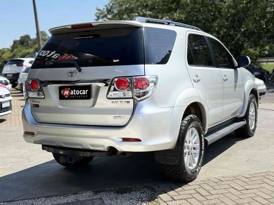 TOYOTA-HILUX SW4-2014