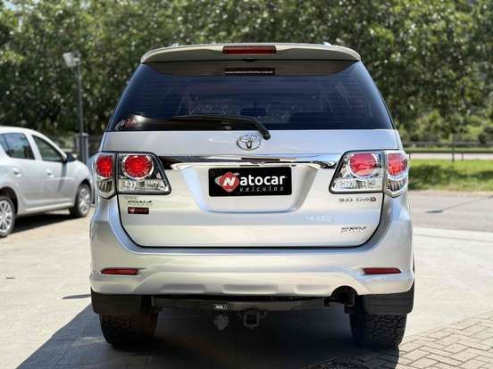 TOYOTA-HILUX SW4-2014