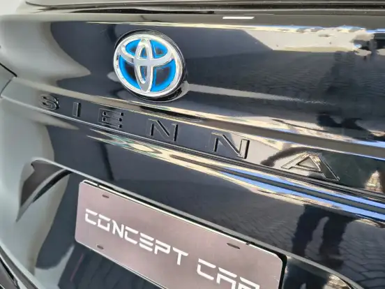 TOYOTA-SIENNA-2024