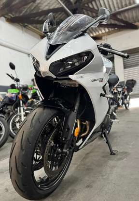 TRIUMPH-DAYTONA 660-2025