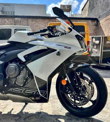 TRIUMPH-DAYTONA 660-2025