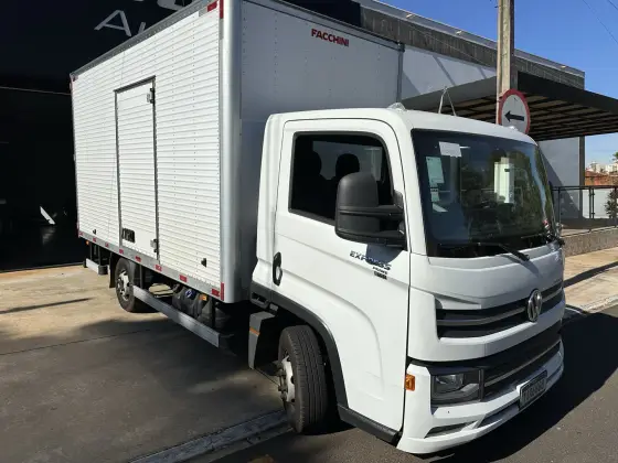 VOLKSWAGEN DELIVERY EXPRESS 3.0 TURBO DIESEL CHASSI 4X2 AUTOMÁTICO