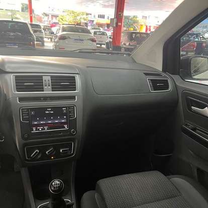 VOLKSWAGEN-FOX-2018