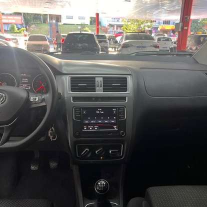 VOLKSWAGEN-FOX-2018