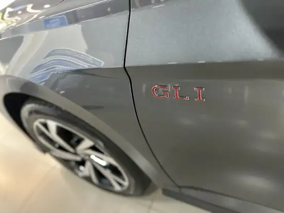 VOLKSWAGEN-JETTA-2025