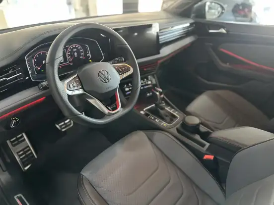 VOLKSWAGEN-JETTA-2025
