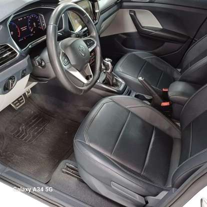 VOLKSWAGEN-T-CROSS-2023