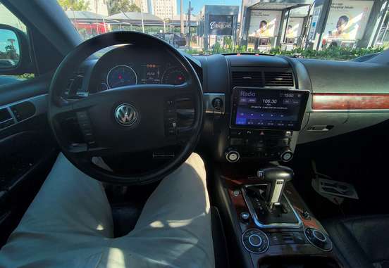 VOLKSWAGEN-TOUAREG-2004