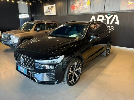 VOLVO XC60 2.0 T8 RECHARGE R-DESIGN AWD GEARTRONIC