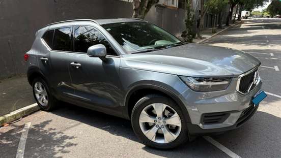 VOLVO-XC40-2018