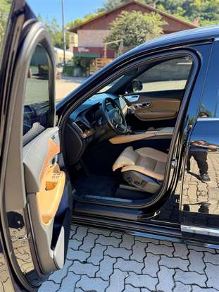 VOLVO-XC90-2018
