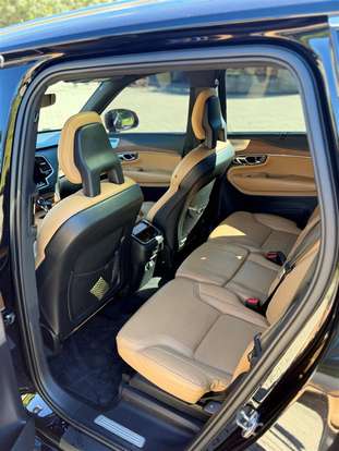 VOLVO-XC90-2018