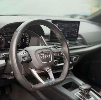 AUDI-Q5-2021
