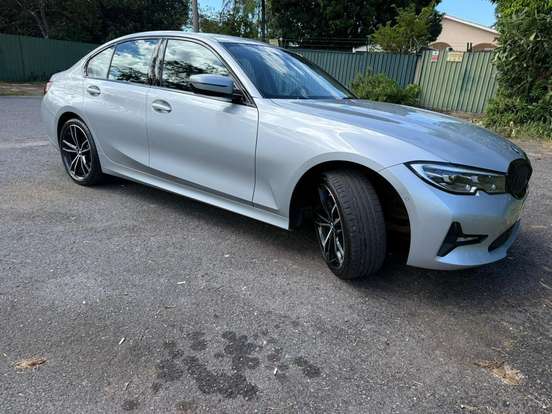 BMW-320i-2020