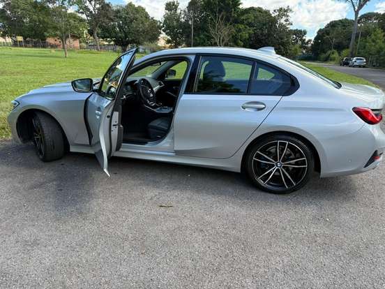 BMW-320i-2020