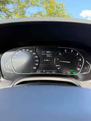 BMW-320i-2020