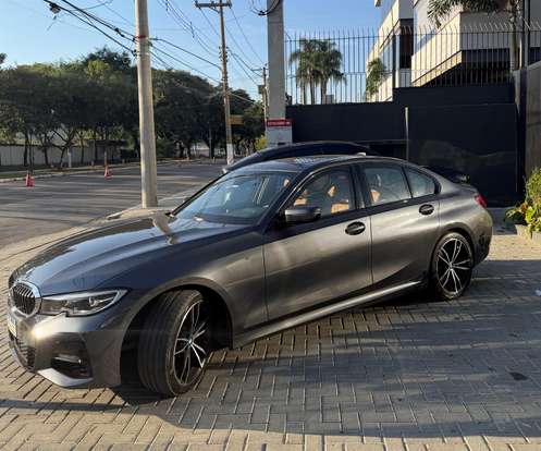 BMW-320i-2020
