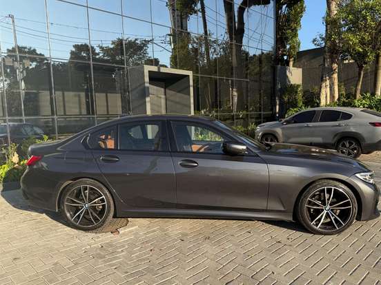 BMW-320i-2.0 16V TURBO GASOLINA M SPORT AUTOMÁTICO BMW-320i-2020