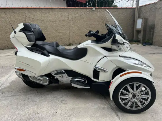 CAN-AM SPYDER RT LIMITED 