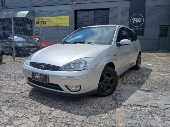 FORD FOCUS 2.0 GHIA 16V GASOLINA 4P MANUAL