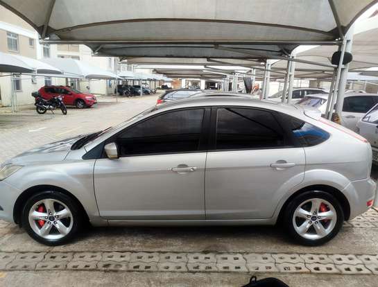 FORD-FOCUS-2010