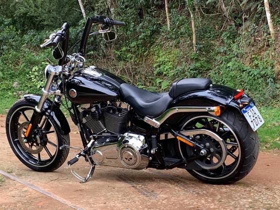 HARLEY-DAVIDSON SOFTAIL BREAKOUT 
