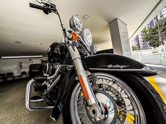 HARLEY-DAVIDSON-SOFTAIL HERITAGE CLASSIC 114-2022