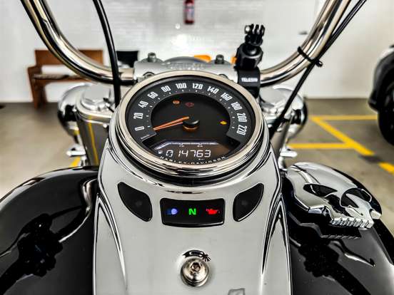 HARLEY-DAVIDSON-SOFTAIL HERITAGE CLASSIC 114-2022