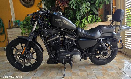 HARLEY-DAVIDSON SPORTSTER IRON 883 