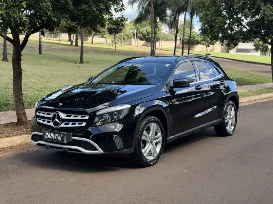 MERCEDES-BENZ GLA 200 1.6 CGI FLEX STYLE 7G-DCT