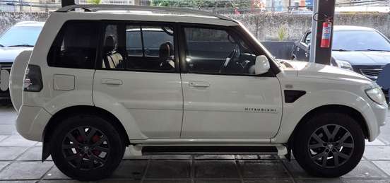 MITSUBISHI-PAJERO TR4-2.0 4X2 16V 140CV FLEX 4P AUTOMÁTICO MITSUBISHI-PAJERO TR4-2013