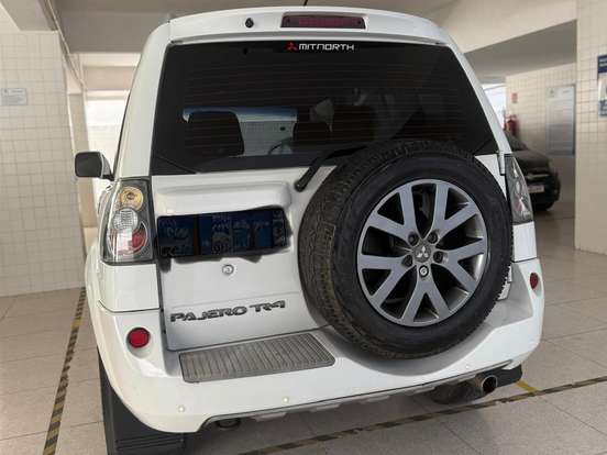 MITSUBISHI-PAJERO TR4-2.0 4X2 16V 140CV FLEX 4P AUTOMÁTICO MITSUBISHI-PAJERO TR4-2012