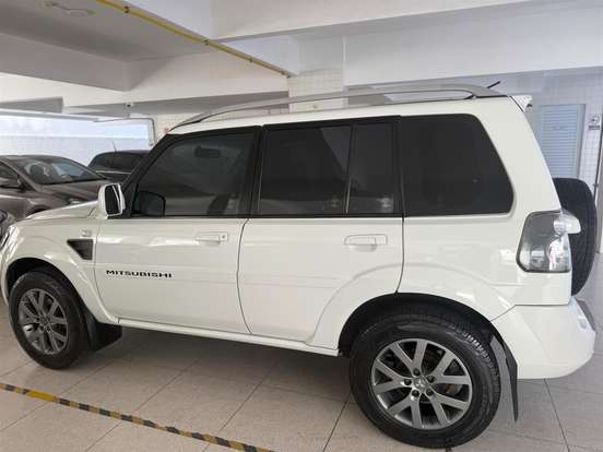 MITSUBISHI-PAJERO TR4-2.0 4X2 16V 140CV FLEX 4P AUTOMÁTICO MITSUBISHI-PAJERO TR4-2012