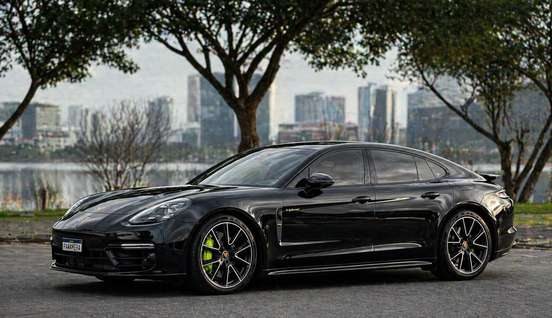 PORSCHE-PANAMERA-2022