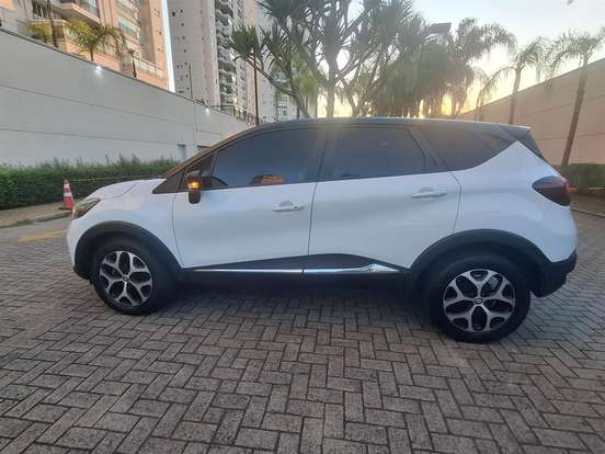 RENAULT-CAPTUR-2019