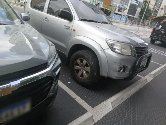TOYOTA HILUX 2.7 SR 4X2 CD 16V FLEX 4P AUTOMÁTICO