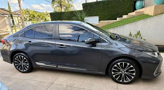 TOYOTA-COROLLA-2024