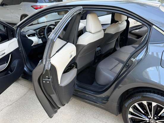 TOYOTA-COROLLA-2024