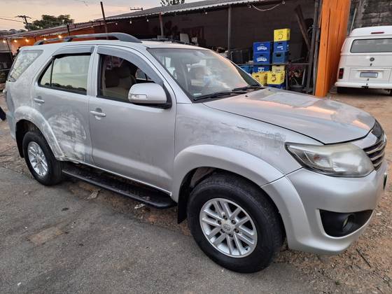 TOYOTA HILUX SW4 2.7 SR 4X2 16V FLEX 4P MANUAL