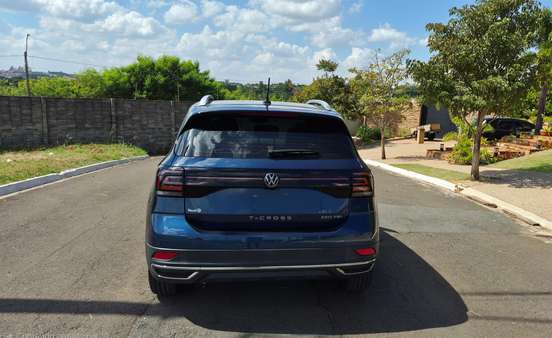 VOLKSWAGEN-T-CROSS-2023