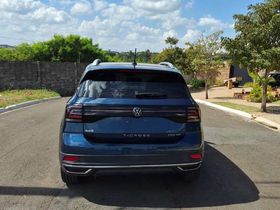 VOLKSWAGEN-T-CROSS-1.4 250 TSI TOTAL FLEX HIGHLINE AUTOMÁTICO VOLKSWAGEN-T-CROSS-2023