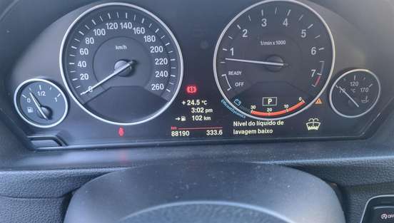 BMW-320i-2013