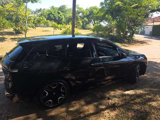 BMW-iX-2023