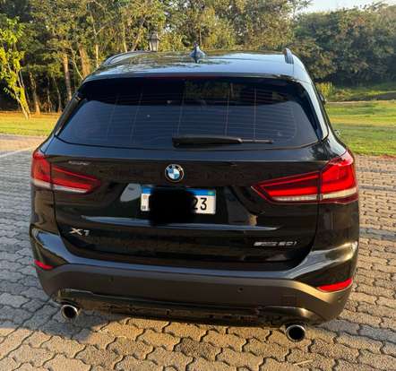 BMW-X1-2021