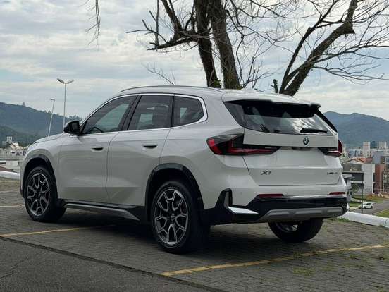 BMW-X1-2.0 16V TURBO GASOLINA SDRIVE20I X-LINE STEPTRONIC BMW-X1-2023