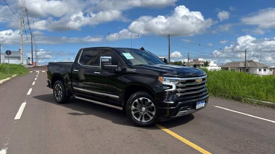 CHEVROLET SILVERADO 5.3 V8 GASOLINA 1500 HIGH COUNTRY 4X4 AUTOMÁTICO