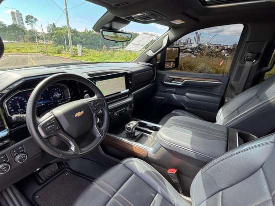 CHEVROLET-SILVERADO-5.3 V8 GASOLINA 1500 HIGH COUNTRY 4X4 AUTOMÁTICO CHEVROLET-SILVERADO-2023