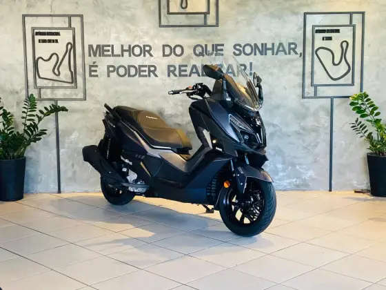 DAFRA CRUISYM 300 