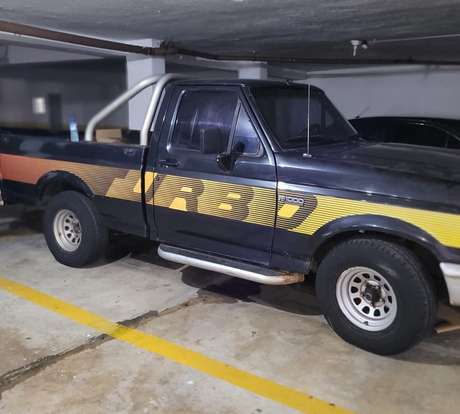 FORD-F-1000-1996